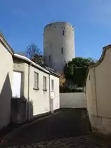 Issoudun, Tour Blanche, ein von Richard L�wenherz erbauter Turm aus dem 12. Jahrhundert (30.10.2015)