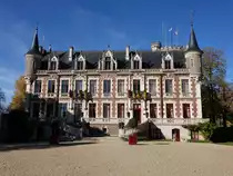 Chateau Saint-Florent sur Cher, erbaut bis 1562, seit 1936 Rathaus der Stadt (30.10.2015)