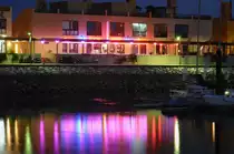 Nachtaufnahme am Freizeithafen von Praia da Rocha in Portim�o. Aufnahme: Juli 2010.