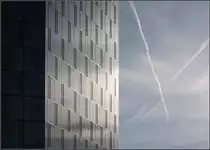 . Das Hochhaus und die Kondenstreifen -

Festo-Hochhaus in Esslingen-Zollberg. Je nach Sonnenrichtung wirken die Glasfl�chen anders.

12.12.2015 (M)