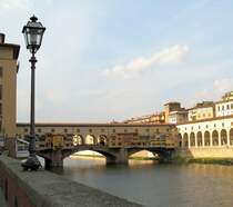Ostansicht der Ponte Vecchio.Die �lteste Br�cke von Florenz.
(12.11.2007)