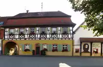 Broggingen, das 1752 erbaute Geh�ft im Weindorf war lange Zeit Gasthof und Metzgerei, Okt.2015