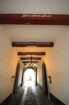 Durchgang im Flensborghus an der Norderstrae in Flensburg. Aufnahme: September 2011.