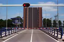 Klapbr�cke �ber die Ijsel (Issel) bei Kampen. Aufnahme: Juli 1996 (Bild vom Negativ).