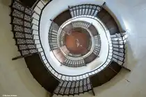 Freitragende, gusseiserne Wendeltreppe im Mittelturm im Jagdschloss Granitz, 154 Stufen hinauf auf die Aussichtsplattform (M�nchgut - R�gen, Mai 2011)