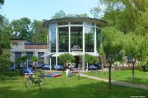 Rgener Puppen- & Spielzeugmuseum und Museumscaf im Schlosspark von Putbus (Rgen, Mai 2011)