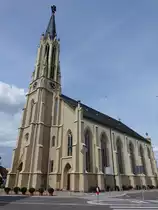 Walldorf, Ev. Stadtkirche, erbaut von 1856 bis 1861 nach Pl�nen von Marperger und 
Brenzinger, neugotische dreischiffige sechsjochige Hallenkirch (31.05.2015) 