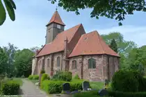 Friedhof und St.-Katharinen-Kirche in der Gemeinde Middelhagen (M�nchgut, R�gen / Mai 2011)