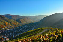Dernau im Ahrtal mit Blick in Richtung Nrburgring - 27.10.2015