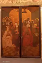 Im Heiligen-Geist-Hospital am Koberg gibt es eine dreischiffige Hallenkirche, in der Adventszeit findet jedes Jahr ein Kunsthandwerker-/Weihnachtsmarkt statt. Daher werden die beiden Altarbilder in dieser Zeit zugeklappt (Hansestadt L�beck, Dezember 2011)