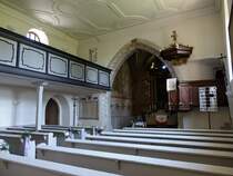 Haundorf, St. Wolfgang Kirche, Stuckdecke von Mathias Auernheimer, Altar und Kanzel stammen von Giuseppe Volpini, sptgotische Fresken im Chor (04.06.2015)