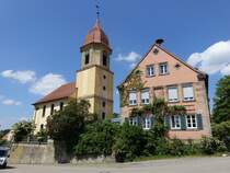 Weiboldshausen, Ev. St. Nicolai Kirche und Pfarrhaus in der Burgstrae (04.06.2015)