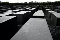 Holocaust-Mahnmal in Berlin. Aufnahme: April 2007.