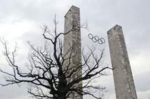 Die Olympischen Ringe am Berliner Olympiastadion. Aufnahme: April 2007.