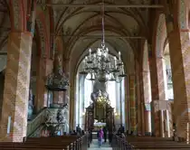 Blick durch die St. Marienkirche Bergen / R�gen, eines der �lstesten Geb�ude auf der Insel (Mai 2011)