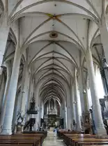 Eichst�tt, Dom St. Salvator, dreischiffige hochgotische Halle mit Querschiff (23.08.2015)