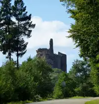 Fleckenstein, die Burg unmittelbar an der Grenze Elsa�-Pfalz stammt aus dem 12.Jahrhundert, seit 1680 Ruine, kann besichtigt werden, Sept.2015