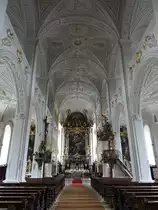 Neuburg, Hofkirche St. Maria, dreischiffige fr�hbarocke Hallenkirche mit Emporen, erbaut von 1607 bis 1627 durch Gilg V�ltin (23.08.2015)