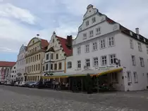 Neuburg, Geb�ude am Karlsplatz (23.08.2015)