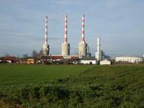 Kraftwerk Irsching, Gas-und-Dampf-Kraftwerk der Uniper Kraftwerke GmbH, erbaut ab 1969 (25.12.2015)