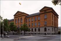 Trondheim. Dieses 1895/96 errichtete Gebude wird nach einem Umbau seit 1930 als Rathaus genutzt. Scan eines Dias vom Juni 1994.