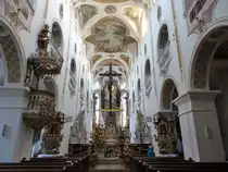 Ursberg, Klosterkirche St. Johannes, barock mit sp�tromanischer Kreuzigungsgruppe, Hochaltar von J. Pflaum (27.12.2015)
