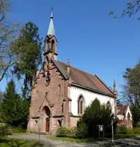 Freiburg, die evangelische Erl�serkirche im Stadtteil Neuburg, 1895 erbaut im neugotischen Stil, April 2015