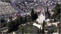 Jerusalem. Am Hang des lberg steht die Franziskanerkirche Dominus flevit, etwas weiter unterhalb sind die Kuppeln der russisch-orthodoxen Maria-Magdalena-Kirche zu sehen. Scan eines Dias vom Mrz 1978.