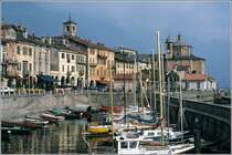Cannobio. Der Ort liegt am Westufer des Lago Maggiore. Scan eines Dias vom Sommer 1979.