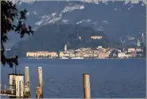 Bellagio. Blick vom gegen�berliegenden Ufer des Comer Sees bei Cadenabbia. Scan eines Dias vom Sommer 1979.