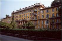 Bellagio. Vom ehemaligen Hotel  Gran Bretagna  war schon im Sommer 1979 der Lack ab. Anscheinend ist das Gebude seither sich selbst berlassen worden. Scan vom Dia.