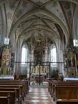 Weildorf, Innenraum der Maria Himmelfahrt Kirche, barocker Hochaltar von Simon Thadd�us Baldauf, Gew�lbemalereien um 1500, Volksaltar von Hans Frank, Seitenalt�re von 1858 von Matth�us Kern (15.02.2016)