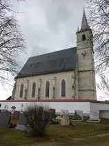 Petting, Pfarrkirche St. Johann, Einschiffiger sp�tgotischer Tuffquaderbau mit nicht eingezogenem Chor, erbaut Anfang des 16. Jahrhundert, Westturm im Kern romanisch (15.02.2016)