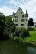 Zwiefaltendorf, Blick ber die Donau auf das Schlo, 1660 erstmals urkundlich erwhnt, Aug.2012 