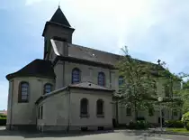 Illzach, die Kirche  Johannis der T�ufer , erbaut 1936, Juni 2015