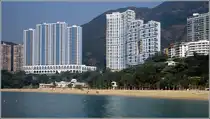 Bebauung an der Repulse Bay im S�den von Hong Kong Island. Scan eines Dias vom Januar 1997.