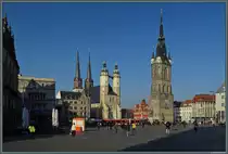 Der Marktplatz von Halle wird durch die Siluette aus Marktkirche und Rotem Turm dominiert, die 5 T�rme bilden das Wahrzeichen der Saalestadt. (17.03.2016)