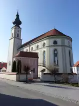 Altfraunhofen, St. Nikolaus Kirche, sp�tbarocke Saalkirche, erbaut von 1791 bis 1792 durch Johann Thadd�us Leitner (20.03.2016)