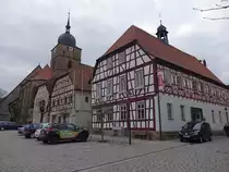Helburg, Rathaus und Ev. Stadtkirche am Marktplatz, Kirche erbaut von 1502 bis 1537 
(24.03.2016)