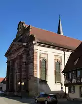 Rosheim, die monumentale, klassizistische Eingangsfassade der katholischen Stefanskirche, Sept.2015