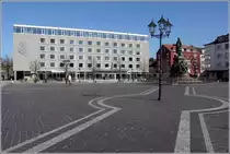 Bremerhaven. Der Theodor-Heuss-Platz mit dem umgebauten und renovierten Nordsee-Hotel. 21.04.2016