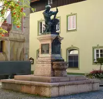 Mittenwald, Denkmal f�r den Geigenbauer Matthias Klotz (1653-1743), Aug.2014