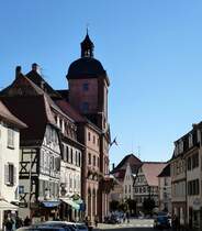 Weienburg (Wissembourg), Blick von der Lauter zum Rathaus, Sept.2015