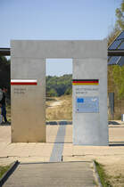 Die deutsch-polnische Grenze am Stadtteil Osiedle Posejdon westlich von Świnoujście (Swinemnde). Aufnahme: 6. Mai 2016.