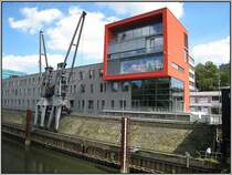 Moderne Architektur bei Becken I des Rheinhafens von Neuss. (03.08.2007)