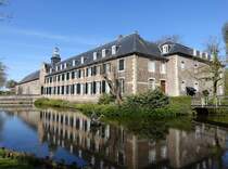 Schloss Wijnandsrade, drei Flgeln um einen Innenhof, erbaut von 1554 bis 1563 (05.05.2016)