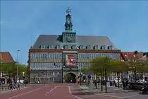 . Das Emder Rathaus ist das Rathaus der Seehafenstadt Emden in Ostfriesland. Es wurde 1574–1576 durch den Antwerpener Stadtbaumeister Laurens van Steenwinckel errichtet. Es war dem urspr�nglich in Antwerpen Rathaus nachempfunden. Im Rathaus befindet sich auch das Ostfriesische Landesmuseum Emden.  06.05.2016