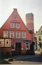 Lneburg, Blick zum Wasserturm, Frhjahr 2003, digitalisiertes Analogfoto