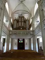 Goldkronach, Ev. Stadtpfarrkirche, neugotische Hallenkirche aus Sandsteinquadern mit Strebepfeilern, erbaut von 1851 bis 1852 (21.05.2016)