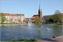 Bremerhaven. Blick �ber den Holzhafen zur Christuskirche im Stadtteil Geestem�nde. 07.05.2016